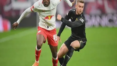 足球盛宴启幕！宋凯主席空降蓉城，豪杰徐正源、韦世豪、胡荷韬热情相迎，共谋足球新篇章